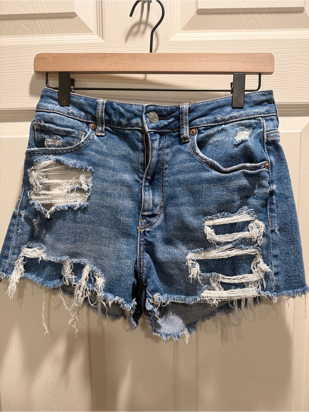 American Eagle Mom Shorts Size 6 Distressed Denim Jean Shorts High Rise Frayed - Picture 4 of 12